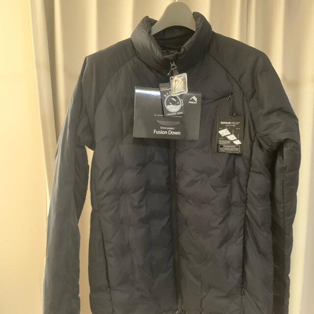 新作　新品　ワークマン  フュージョンダウン　ブラック　L ダウン メンズのジャケット/アウター(ダウンジャケット)の商品写真