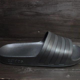 アディダス(adidas)の新品　adidas　24.5㎝(サンダル)