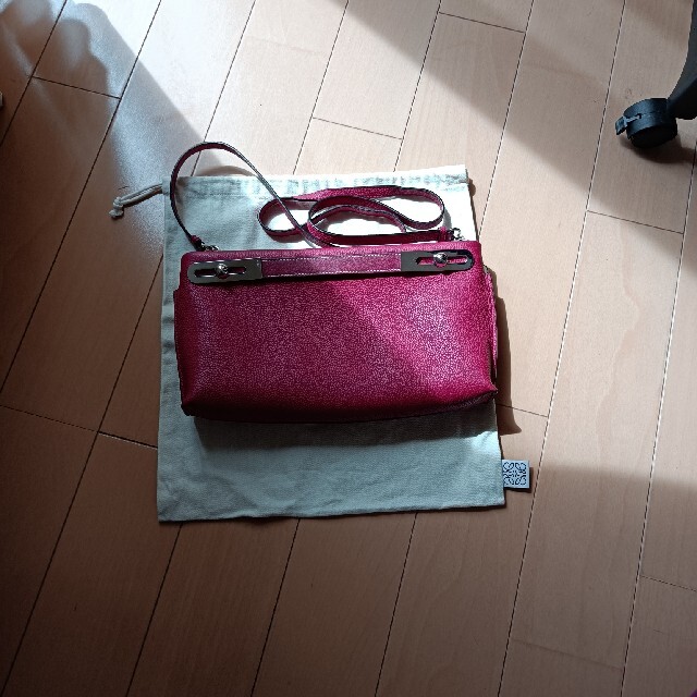 ロエベ LOEWE ミッシー スモールバッグ 美品 クラッチ ショルダーバッグ-