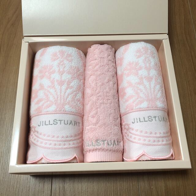 JILLSTUART(ジルスチュアート)のジルスチュアート　タオルセット インテリア/住まい/日用品の日用品/生活雑貨/旅行(タオル/バス用品)の商品写真