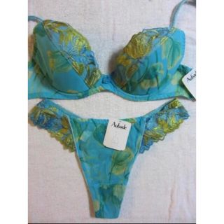 ラペルラ(LA PERLA)のAUBADEオーバドゥ TULIPES 75B/3 難　格安(ブラ&ショーツセット)