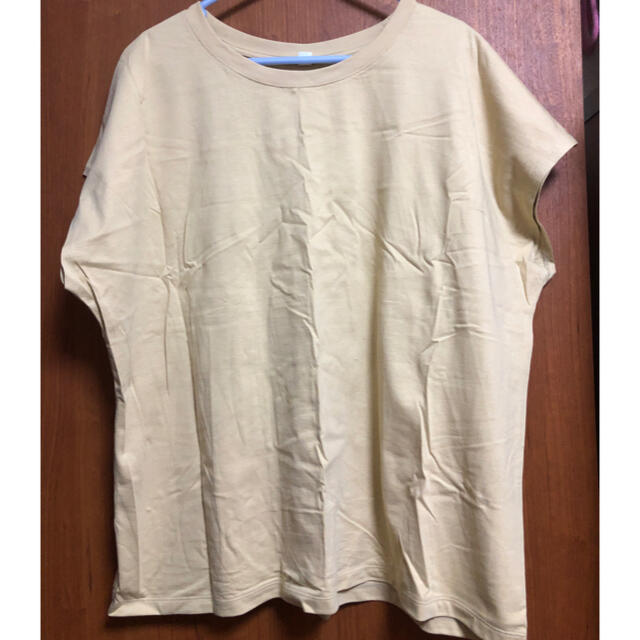 UNIQLO(ユニクロ)のﾕﾆｸﾛ 3XLベージュＴｼｬﾂ メンズのトップス(Tシャツ/カットソー(半袖/袖なし))の商品写真