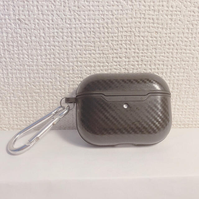 AirPods Pro エアポッズプロ ケース　カーボン年末値下げします スマホ/家電/カメラのオーディオ機器(ヘッドフォン/イヤフォン)の商品写真