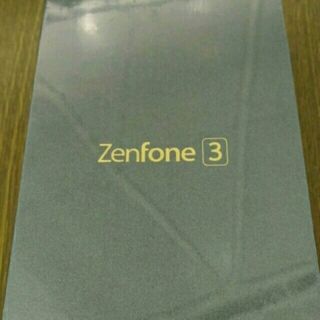 エイスース(ASUS)のZenfone 3 (ZE520KL)ブラック32GB 海外モデル SIMフリー(スマートフォン本体)