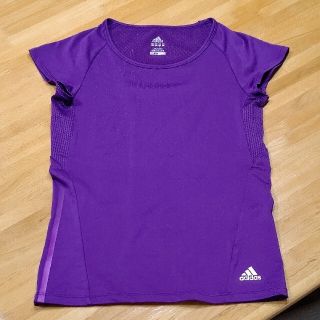 アディダス(adidas)のアディダスレディーストップス(Tシャツ(半袖/袖なし))