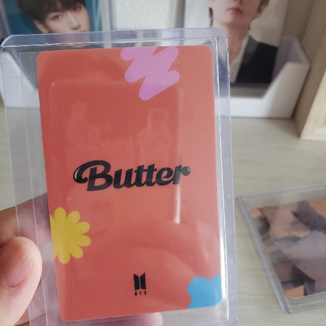 防弾少年団(BTS)(ボウダンショウネンダン)のbutter トレカ ラキドロ M2U エンタメ/ホビーのCD(K-POP/アジア)の商品写真