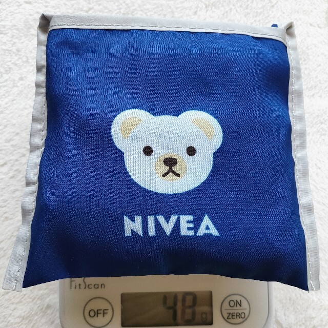 新品未使用　超軽量　NIVEA エコバッグ　ニベアブルー色 レディースのバッグ(エコバッグ)の商品写真