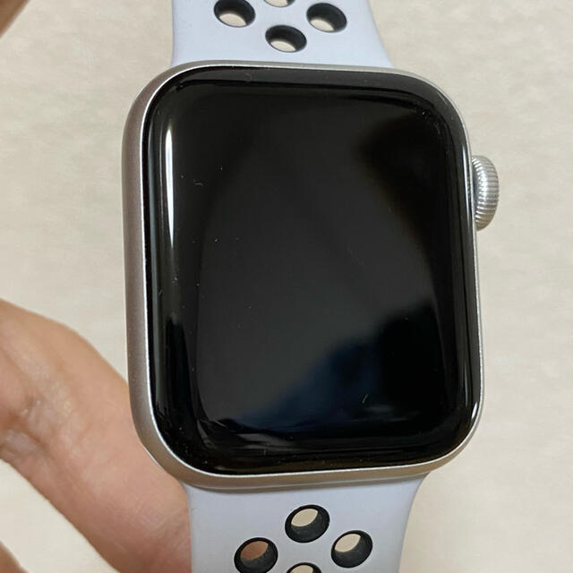 Apple Watch(アップルウォッチ)のApple Watch Nike SE（GPSモデル）40mm スマホ/家電/カメラのスマホアクセサリー(その他)の商品写真