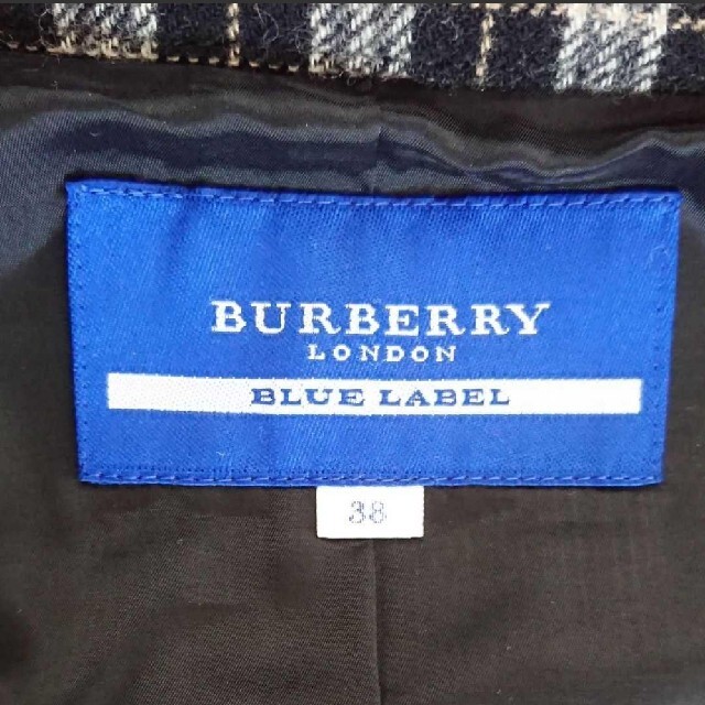 BURBERRY BLUE LABEL(バーバリーブルーレーベル)のバーバリーブルーレーベル　ショートコート レディースのジャケット/アウター(ピーコート)の商品写真