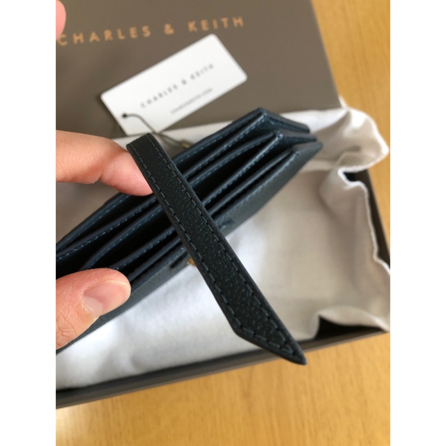 Charles and Keith(チャールズアンドキース)のチャールズ&キース　カードケース　新品　グリーン　charles &keith レディースのファッション小物(名刺入れ/定期入れ)の商品写真