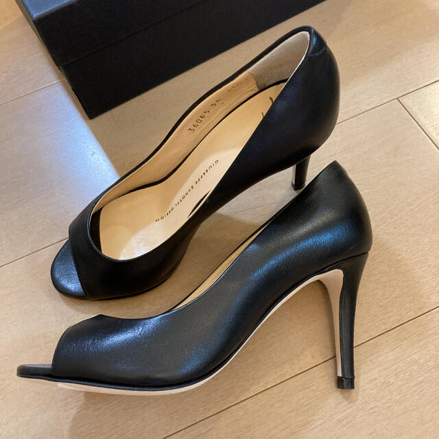 サイズ Giuseppe 黒 オープントゥ 34の通販 by ストライプ's shop