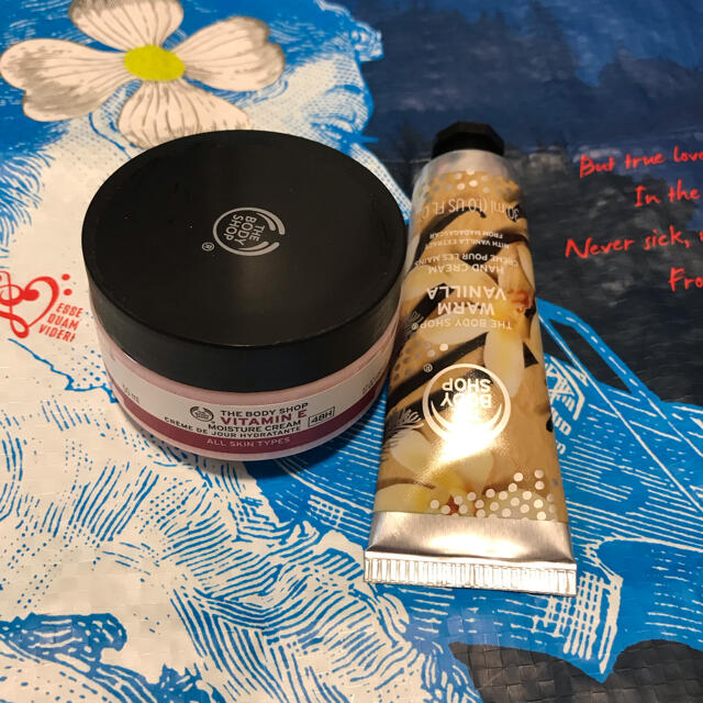 THE BODY SHOP(ザボディショップ)のボディショップ　モイストクリーム　ハンドクリーム コスメ/美容のボディケア(ボディクリーム)の商品写真