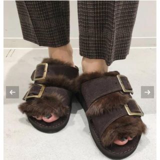 アパルトモンドゥーズィエムクラス(L'Appartement DEUXIEME CLASSE)の《未使用品》アパルトモン 【CAMINANDO/カミナンド】FUR SANDAL(サンダル)