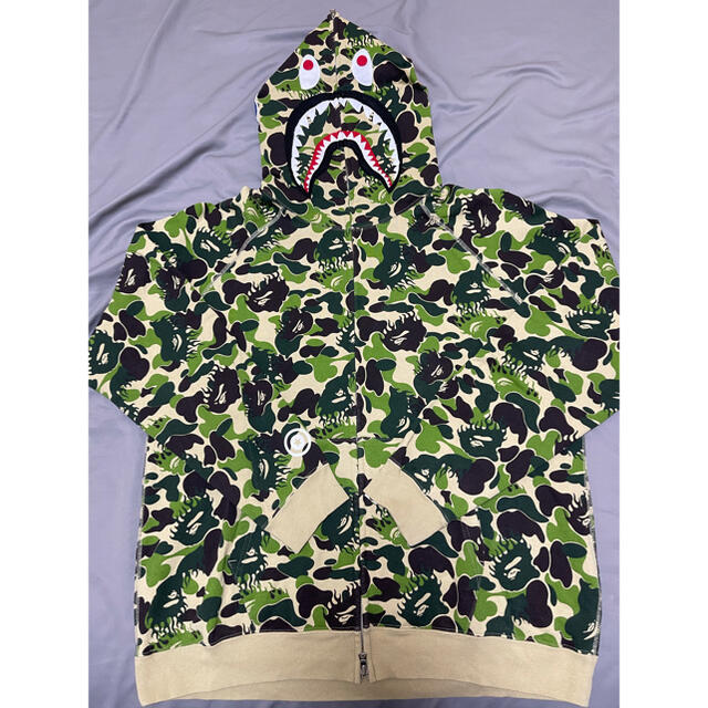 A BATHING  APE BAPE シャークパーカー　L  ムック限定