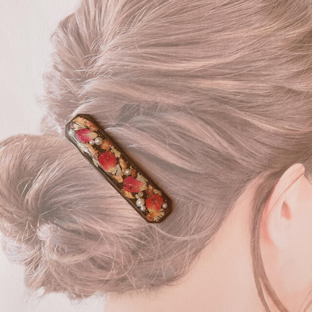 スモーキーカラーのボタニカルヘアクリップ② ハンドメイドのアクセサリー(ヘアアクセサリー)の商品写真