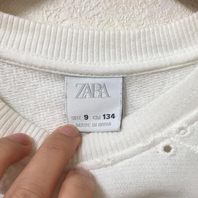 ZARA(ザラ)のレース風刺繍スウェット キッズ/ベビー/マタニティのキッズ服女の子用(90cm~)(Tシャツ/カットソー)の商品写真