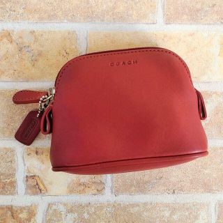 コーチ(COACH)の超美品 COACH コーチ ☆ レザー ラウンドポーチ レッド 小ぶり(ポーチ)