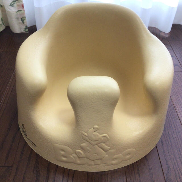 Bumbo(バンボ)のバンボ　クリーム キッズ/ベビー/マタニティのキッズ/ベビー/マタニティ その他(その他)の商品写真