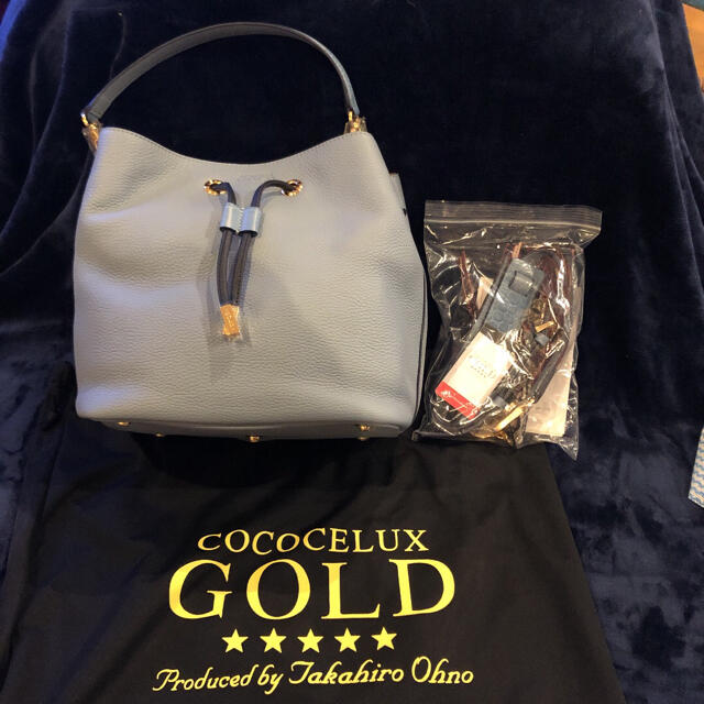 COCOCELUX Gold レザーハンドバック　ショルダーベルト　チャーム レディースのバッグ(ハンドバッグ)の商品写真