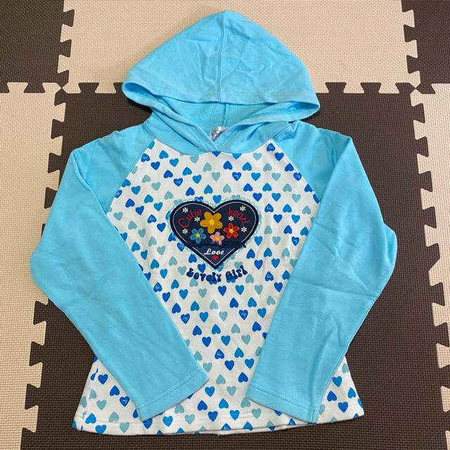 MULTIPALS フードパーカー フーディ ハート柄 140cm キッズ/ベビー/マタニティのキッズ服女の子用(90cm~)(Tシャツ/カットソー)の商品写真