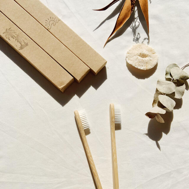 Bamboo Toothbrush 2set コスメ/美容のオーラルケア(歯ブラシ/デンタルフロス)の商品写真