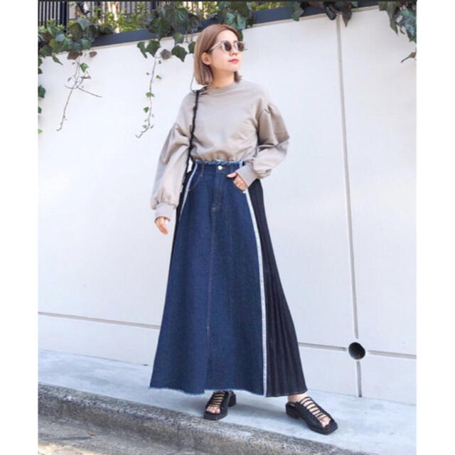 Ameri VINTAGE(アメリヴィンテージ)のAMERI   新品★SIDE PLEATS DENIM SKIRT Ｓサイズ★ レディースのスカート(ロングスカート)の商品写真