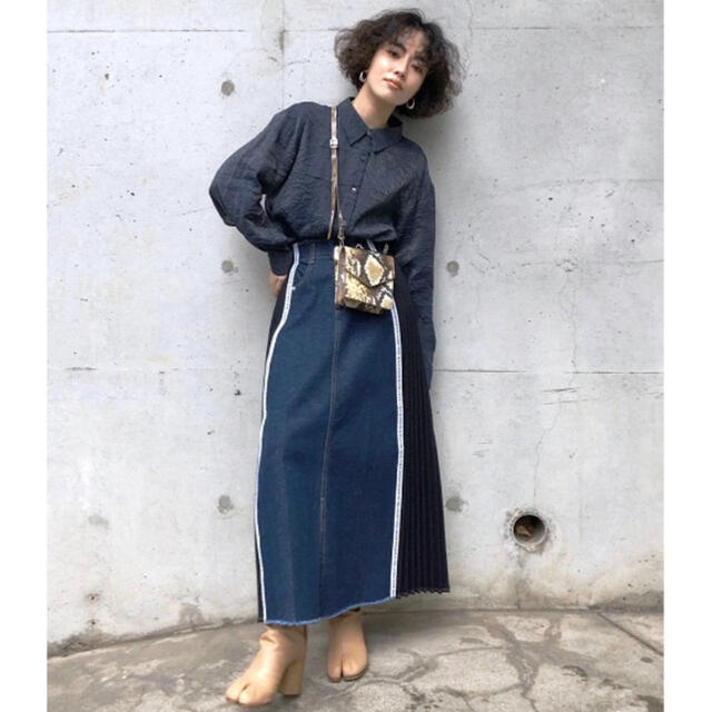 Ameri VINTAGE(アメリヴィンテージ)のAMERI   新品★SIDE PLEATS DENIM SKIRT Ｓサイズ★ レディースのスカート(ロングスカート)の商品写真