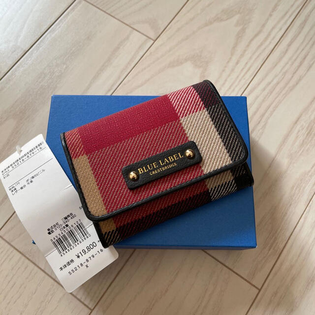 BURBERRY BLUE LABEL(バーバリーブルーレーベル)の新品　ブルー　レーベル　クレストブリッジ　折り財布　名刺入れ レディースのファッション小物(名刺入れ/定期入れ)の商品写真