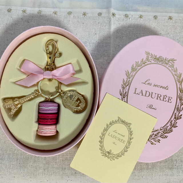 LADUREE(ラデュレ)のラデュレ　マカロンキーホルダー レディースのアクセサリー(チャーム)の商品写真