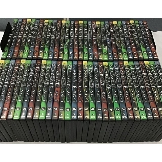 DVD/ブルーレイスターゲイトSG-1のシーズン1~10に相当するシリーズ完全揃いDVDセットです