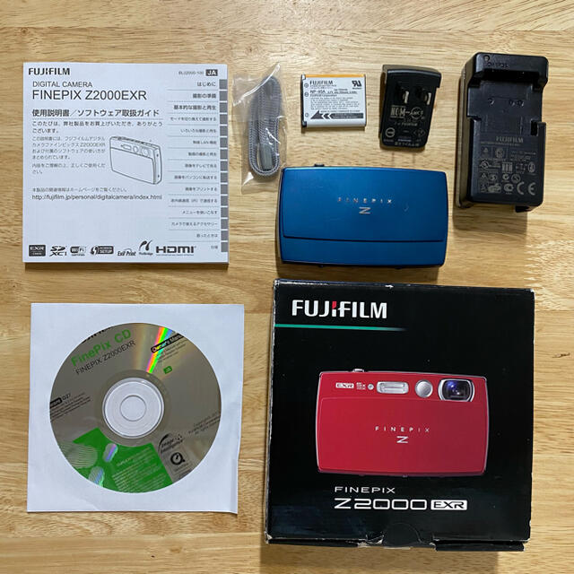 富士フイルム(フジフイルム)のFINEPIX FUJIFILM デジタルカメラ Z2000EXR ブルー　BL スマホ/家電/カメラのカメラ(コンパクトデジタルカメラ)の商品写真