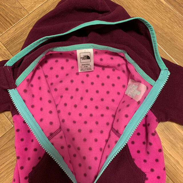 THE NORTH FACE(ザノースフェイス)の専用。値下げ中。新品　未使用　ザノースフェイス　パーカーthe north キッズ/ベビー/マタニティのベビー服(~85cm)(ジャケット/コート)の商品写真