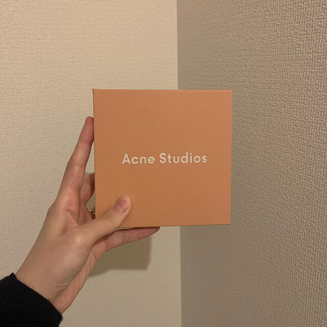 ACNE(アクネ)のAcne studios コンパクト二つ折り財布〜セール〜 レディースのファッション小物(財布)の商品写真