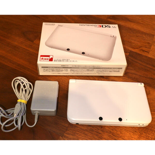 Nintendo 3DS  LL 本体 ホワイト　充電器&どうぶつの森付き(携帯用ゲーム機本体)