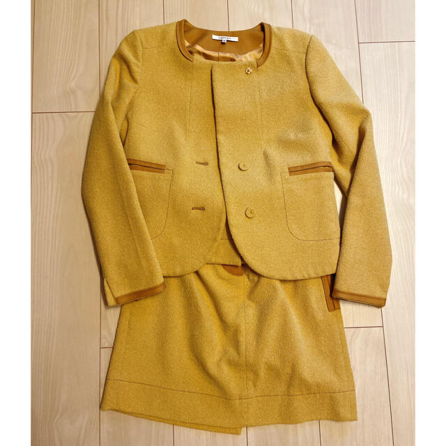 CARVEN(カルヴェン)のCARVEN カルヴェン セットアップ スーツ 38 美品 レディースのフォーマル/ドレス(スーツ)の商品写真