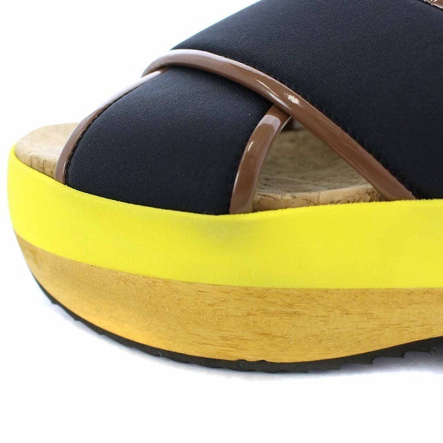 Marni(マルニ)のマルニ ウェッジサンダル 厚底 ストラップ レザー 24cm 黒 黄 レディースの靴/シューズ(サンダル)の商品写真