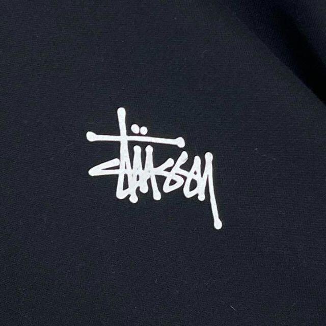 《即完売品》Stussy ステューシー　パーカー　XL☆ブラック　黒　バックロゴ メンズのトップス(パーカー)の商品写真