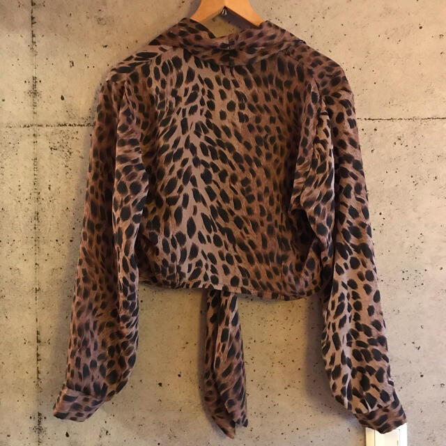 ZARA(ザラ)のvintage レオパード　blouse レディースのトップス(シャツ/ブラウス(長袖/七分))の商品写真