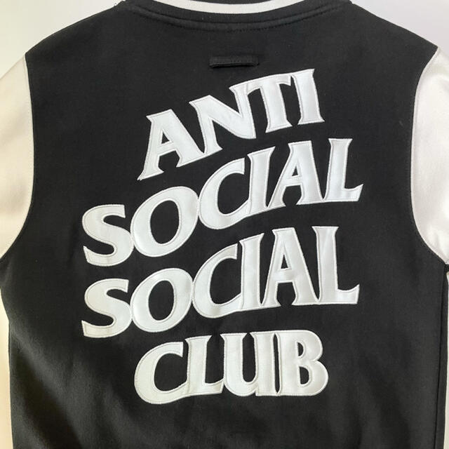 ANTI SOCIAL SOCIAL CLUB スタジャン ブラック S メンズのジャケット/アウター(スタジャン)の商品写真