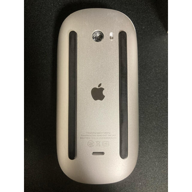 Apple(アップル)のMagic Mouse2 (Apple 純正品) スマホ/家電/カメラのPC/タブレット(PC周辺機器)の商品写真
