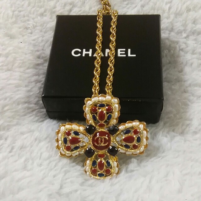 限定セール！】 CHANEL ○専用出品 ご売約済み❤美品❤CHANELブローチネックレス ゴールド クロス ブローチ/コサージュ 