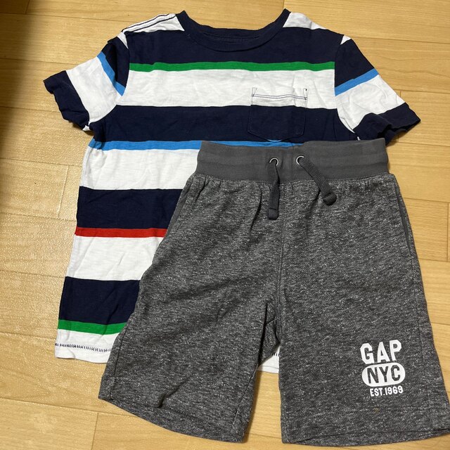 GAP Kids(ギャップキッズ)のGAP ギャップ  キッズ　ハーフパンツ  ジャージ　120㎝　Tシャツおまけ キッズ/ベビー/マタニティのキッズ服男の子用(90cm~)(パンツ/スパッツ)の商品写真