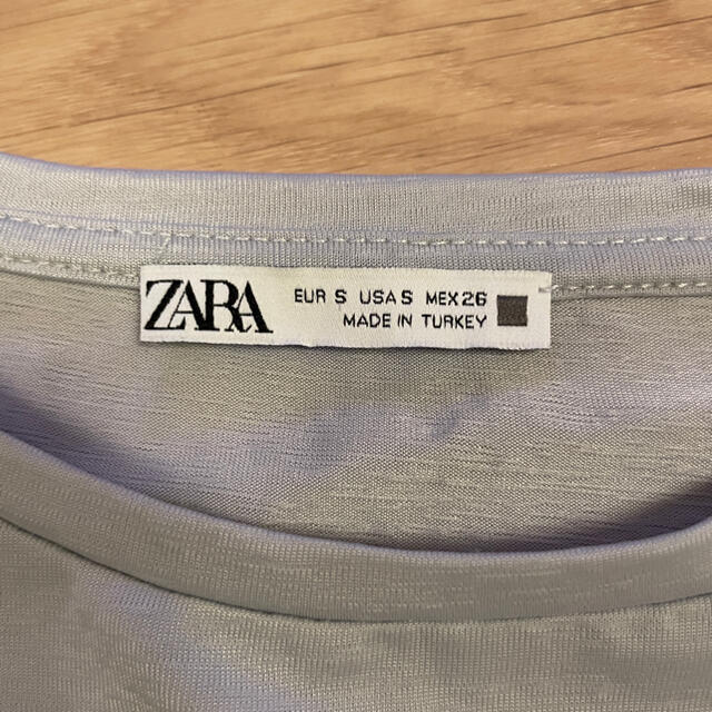 ZARA(ザラ)のザラ　ノースリーブトップス レディースのトップス(カットソー(半袖/袖なし))の商品写真