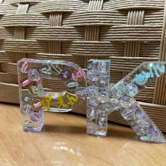 ギフ_包装】 R12 ハンドメイド アルファベット N チャーム レジン