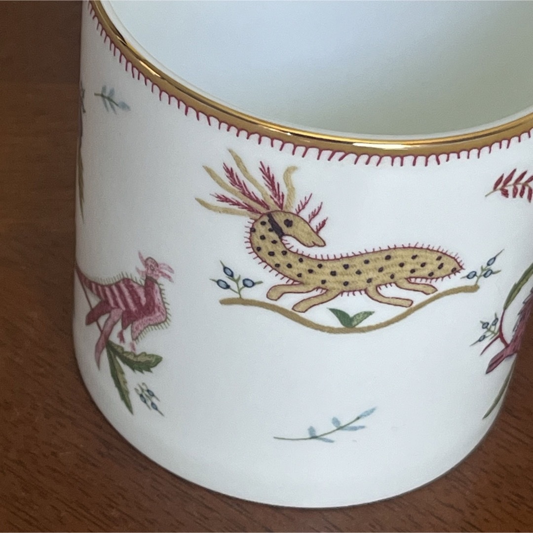 WEDGWOOD(ウェッジウッド)の【美品】ウェッジウッド★ワイルドストロベリー＆ミシカルクリーチャーズ★マグカップ インテリア/住まい/日用品のキッチン/食器(食器)の商品写真