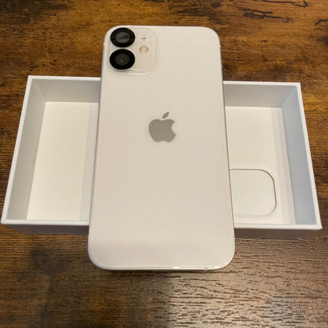 Apple(アップル)のSIMフリー iPhone 12 mini 256GB ホワイト超美品Apple スマホ/家電/カメラのスマートフォン/携帯電話(スマートフォン本体)の商品写真