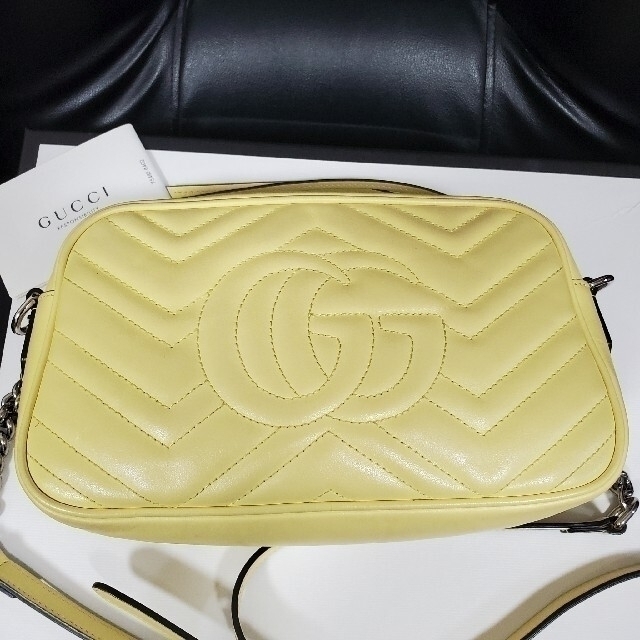 Gucci(グッチ)の稀少　GUCCI　GGマーモントショルダーバッグ　スモール　レモンイエロー レディースのバッグ(ショルダーバッグ)の商品写真