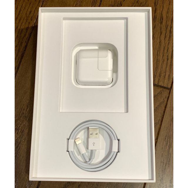 Apple(アップル)のapple iPad mini 5 ゴールド　64GB スマホ/家電/カメラのPC/タブレット(タブレット)の商品写真