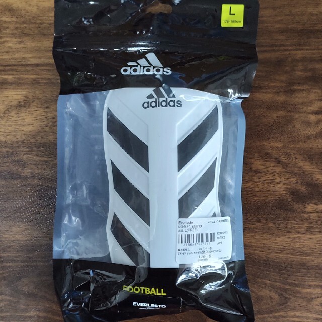 adidas(アディダス)のadidas シンガード L size スポーツ/アウトドアのサッカー/フットサル(その他)の商品写真