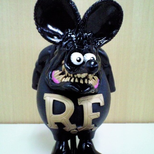 Rat Fink(ラットフィンク) DOLL　限定ブラック&ゴールド エンタメ/ホビーのフィギュア(アメコミ)の商品写真